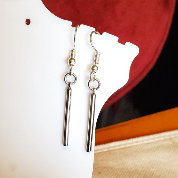 Silver Tone Hook Small Bar Dangle Earrings Artisan - Picture 3 of 3